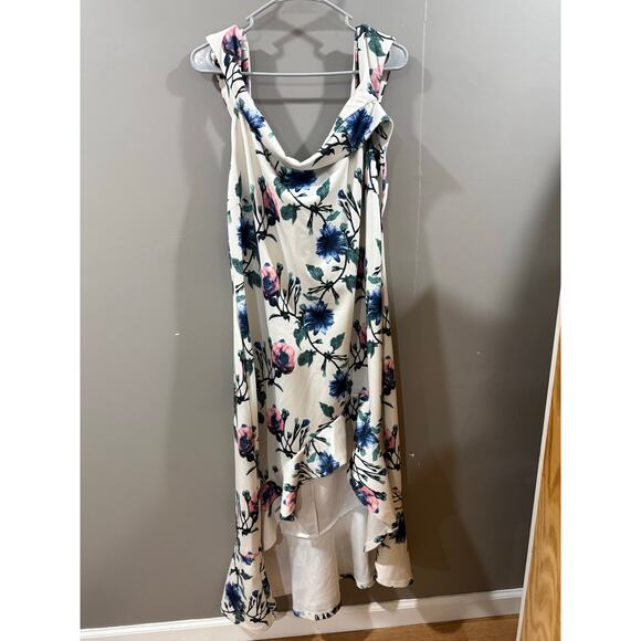 2X  Venus off shoulder floral dress - Picture 2 of 8